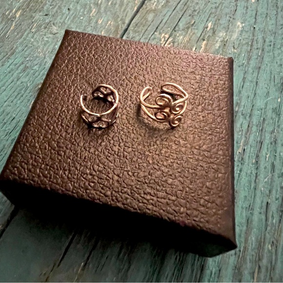 Vintage Sterling silver marks 925 ear cuffs set of 2 - Picture 1 of 1